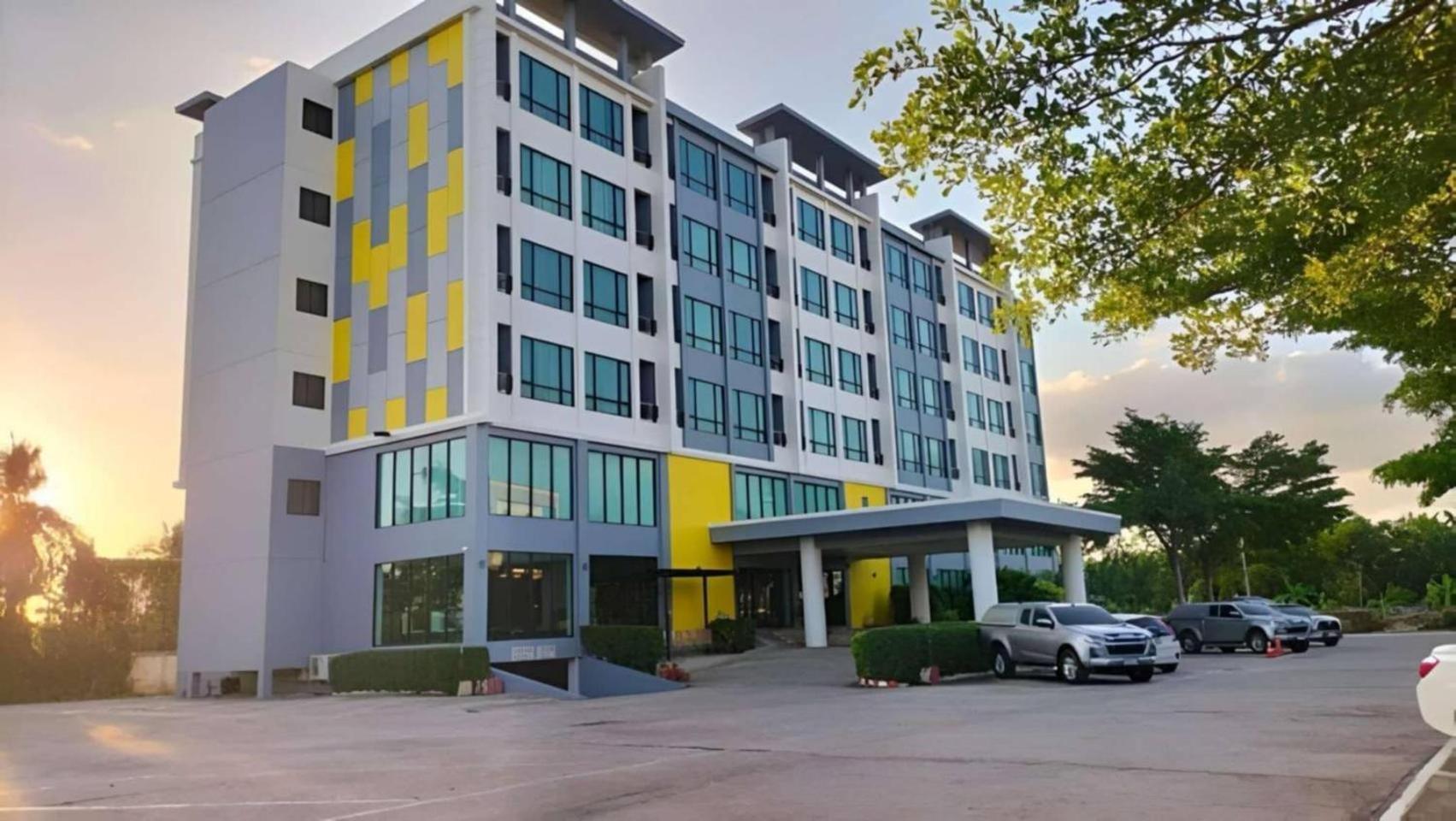 S Tara Grand Hotel Surat Thani Luaran gambar