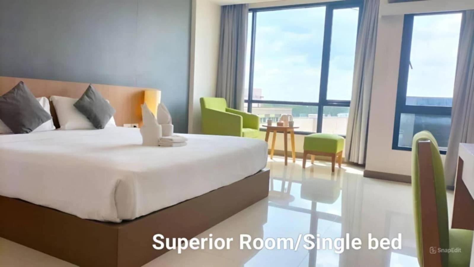S Tara Grand Hotel Surat Thani Luaran gambar