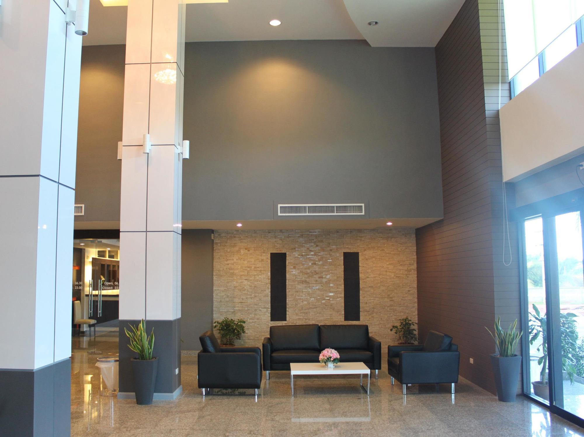 S Tara Grand Hotel Surat Thani Luaran gambar
