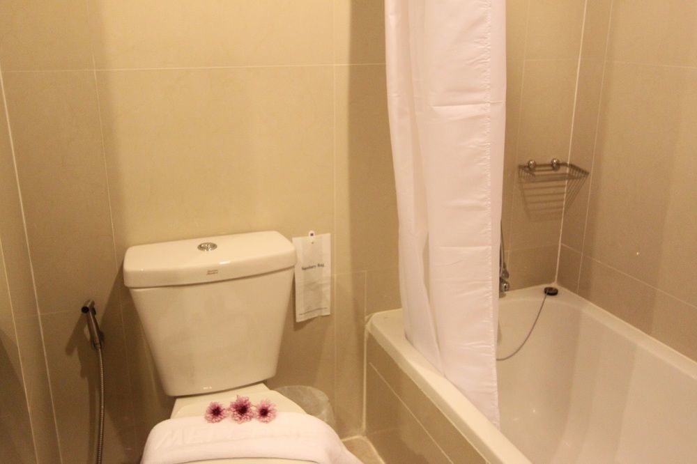 S Tara Grand Hotel Surat Thani Luaran gambar