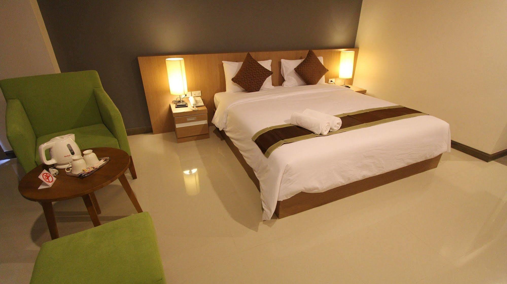 S Tara Grand Hotel Surat Thani Luaran gambar